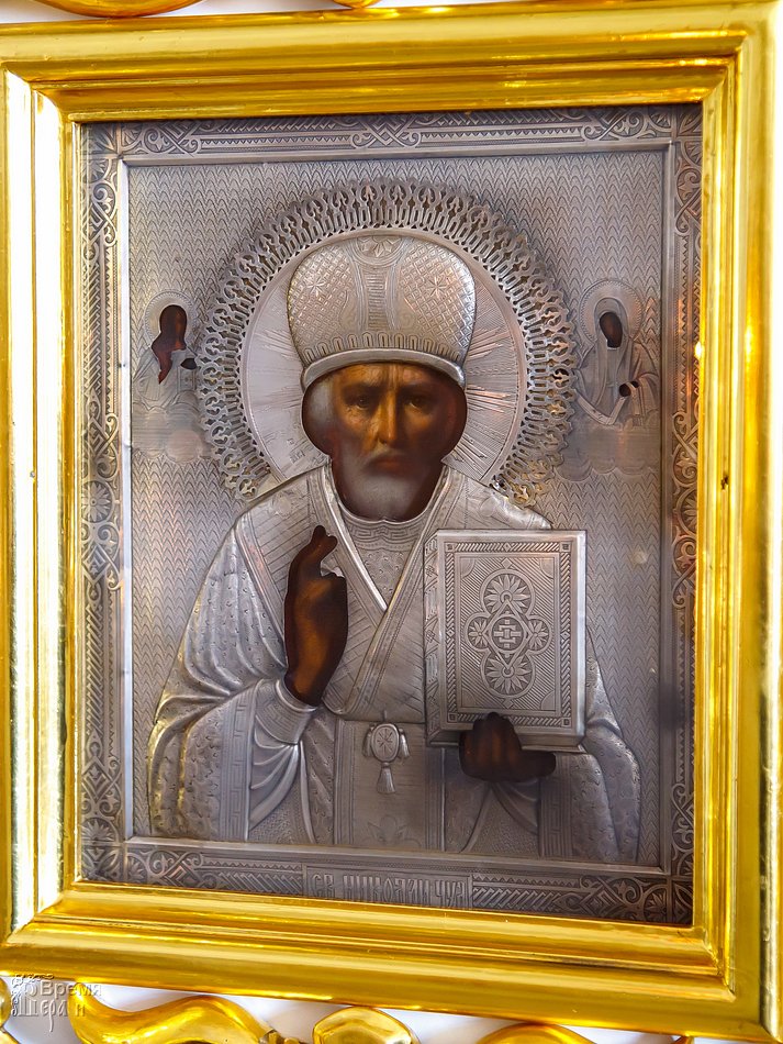 Икона Святителя Николая Чудотворца "Плачущая"